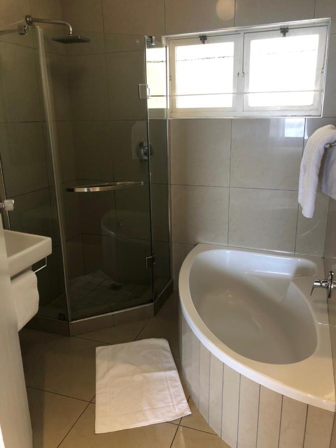 Flora Bay Resort Hout Bay Extérieur photo